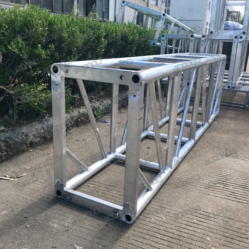 400*600目字方通大鋁架